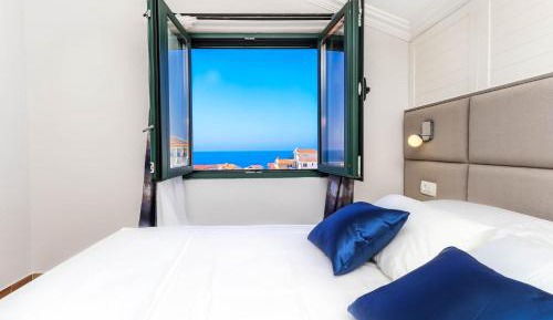 One-Bedroom Apartment with Sea View