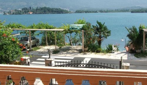 Two-Bedroom Apartment with Balcony and Sea View