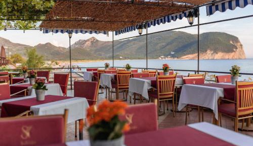 Double Room with Shared Terrace and Sea View