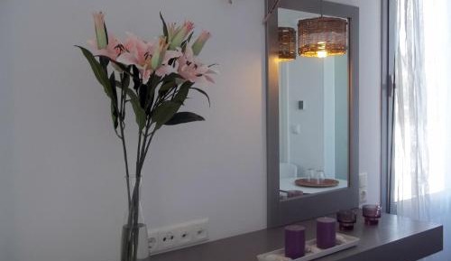  Suite with Side Sea View (2-3 Adults)