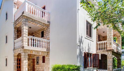 One-Bedroom Apartment with Terrace