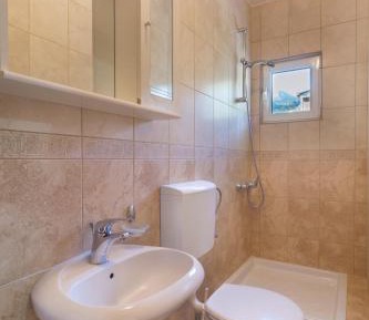 Studio (2 Adults)
