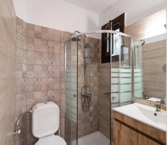 Economy Studio (3 Adults)