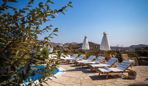 6 Bedroom Villa with Common Pool
