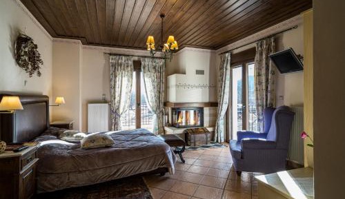 Apartment with Fireplace
