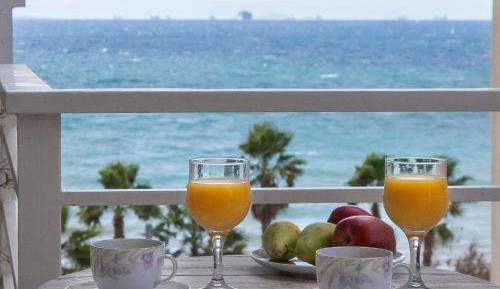  Two-Bedroom, Two-Bathroom Apartment with Sea View