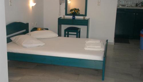 Studio (2 Adults)