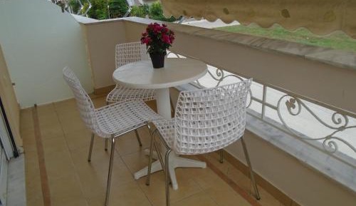 Studio with Garden View