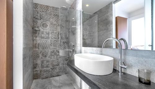 Superior Double or Twin Room with Partial Sea View