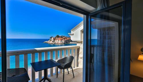 Deluxe Suite with Sea View