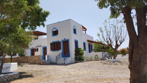 Studio (2 Adults)