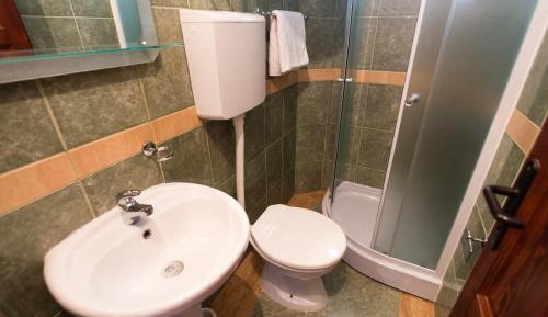 Studio (2 Adults)