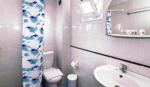 Economy Triple Room