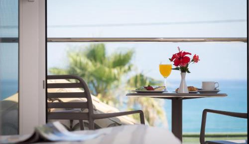 Double or Twin Room with Sea View