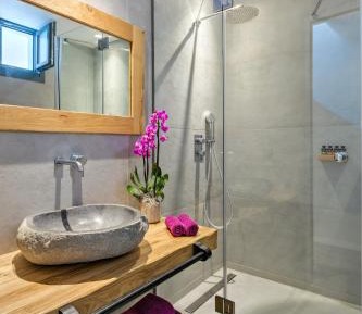 Three Bedrooms Villa with outdoor Jetted Tub