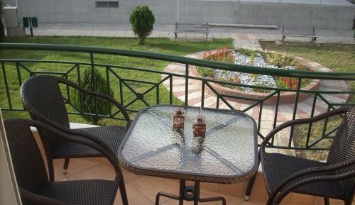 Deluxe Triple Studio with Garden View