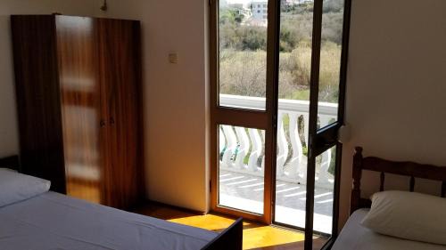 Basic Triple Room