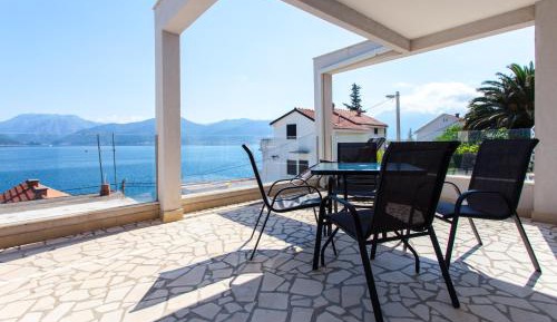 Two-Bedroom Apartment with Balcony and Sea View