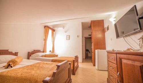 Double or Twin Room - Attic