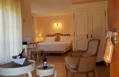 Velies Bed & Breakfast | Liotrivi Historical Mansion & Hotel