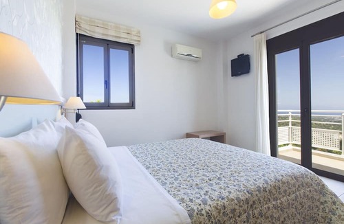 Pikris Villa | Skouloufia Villas 2 - Four Bedroom Villa, Sleeps 9