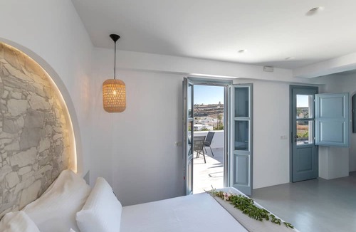 Emporio Bed & Breakfast | BlackStone Luxury Suites