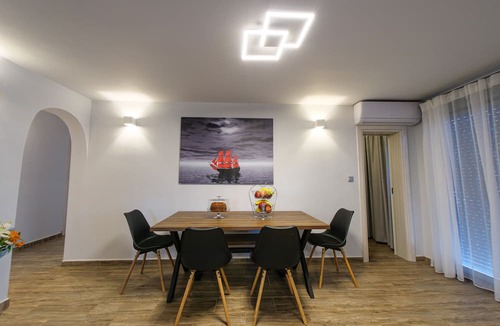 Voia Villa | OLD OLIVE TREE COTTAGE