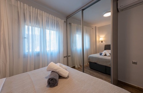 Voia Villa | OLD OLIVE TREE COTTAGE
