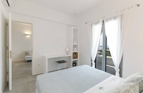 Drios House | Alexander Suites