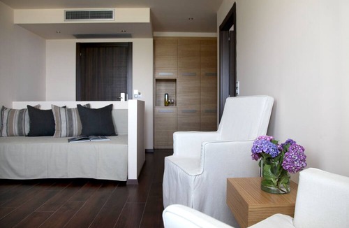 Agios Dimitrios Hotel | Theta Hotel