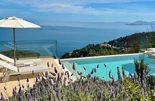 Petaleia House | Magnificent villa in a spectacular setting