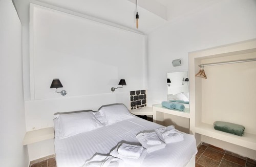Vourvoulos Hotel | Dawn Suites Santorini