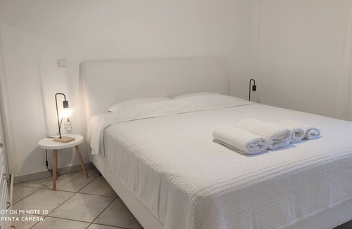 Chalcis House | Lovely Sunny Apartmentin a Quiet Neighborhood