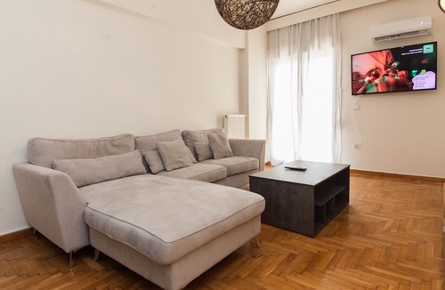Pasalimani Apartment | Luxury Pireas Stay New 2BR Urban Escape