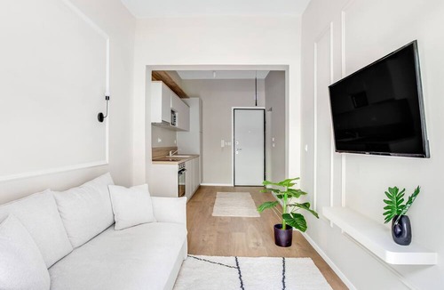 Sykies Apartment | Sanders New Town - Adorable 1-bdr Apt w Balcony