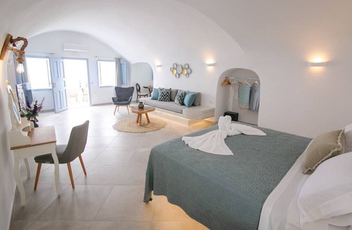 Kamari Hotel | Sun Angelos Oia - Luxury Cave Suites