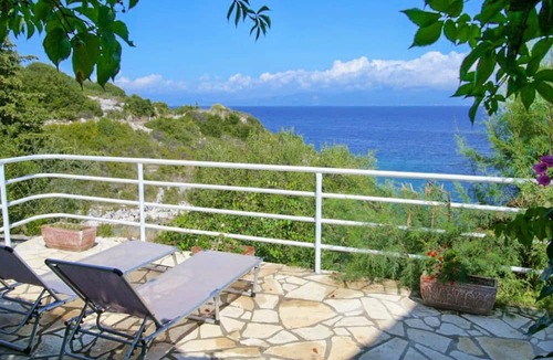 Katsimatika Villa | Dolphin Studio Swimming Pool Walk to Beach Sea Views A C Wifi Car Not Required - 559