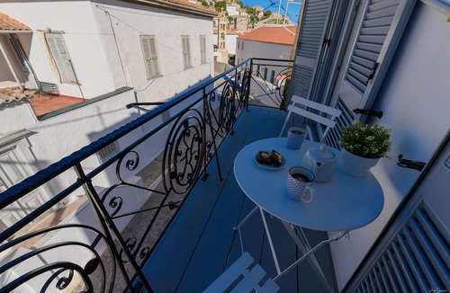 idhra House | Hydra's Pearl - Gold Pearl