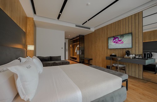 Fushebardhe Hotel | Uji i Ftohte Hotel