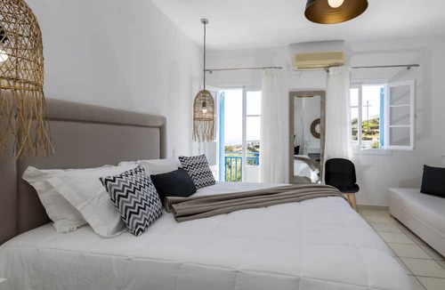 Apollonia House | Eutuxia Rooms & Studios