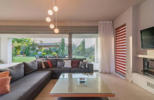 Romirion Villa | Villa Verano - Spacious 5-bdr & 5-bth Villa