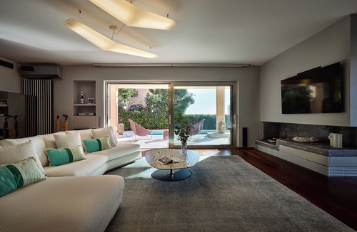Lagonissi Villa | Luxurious Villa Philoxenia