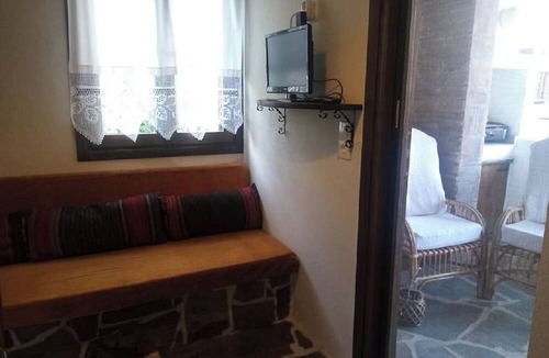 Agios Nikolaos Cottage | Beautiful Petrino 1880