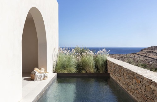 Sifnos Hotel | NOS Hotel & Villas