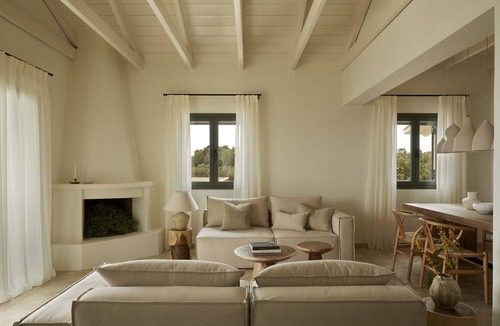 Pesada Villa | Sui Generis Villa