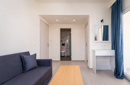 Roda Bed & Breakfast | Aqua Luxury Suites Roda