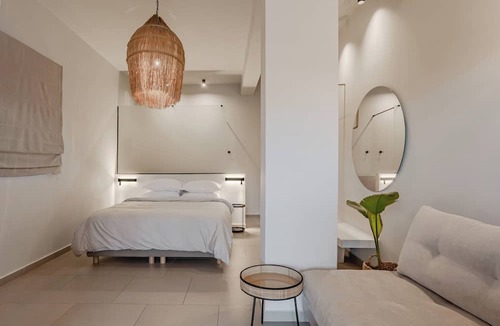 Kithnos Hotel | Amal Kythnos Suites