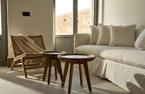 Ios Hotel | Ios Grand Pool Suites