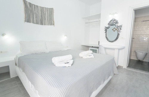 Akrotiri House | Carlos Pension