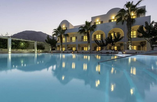 Kamari Hotel | Hotel 28